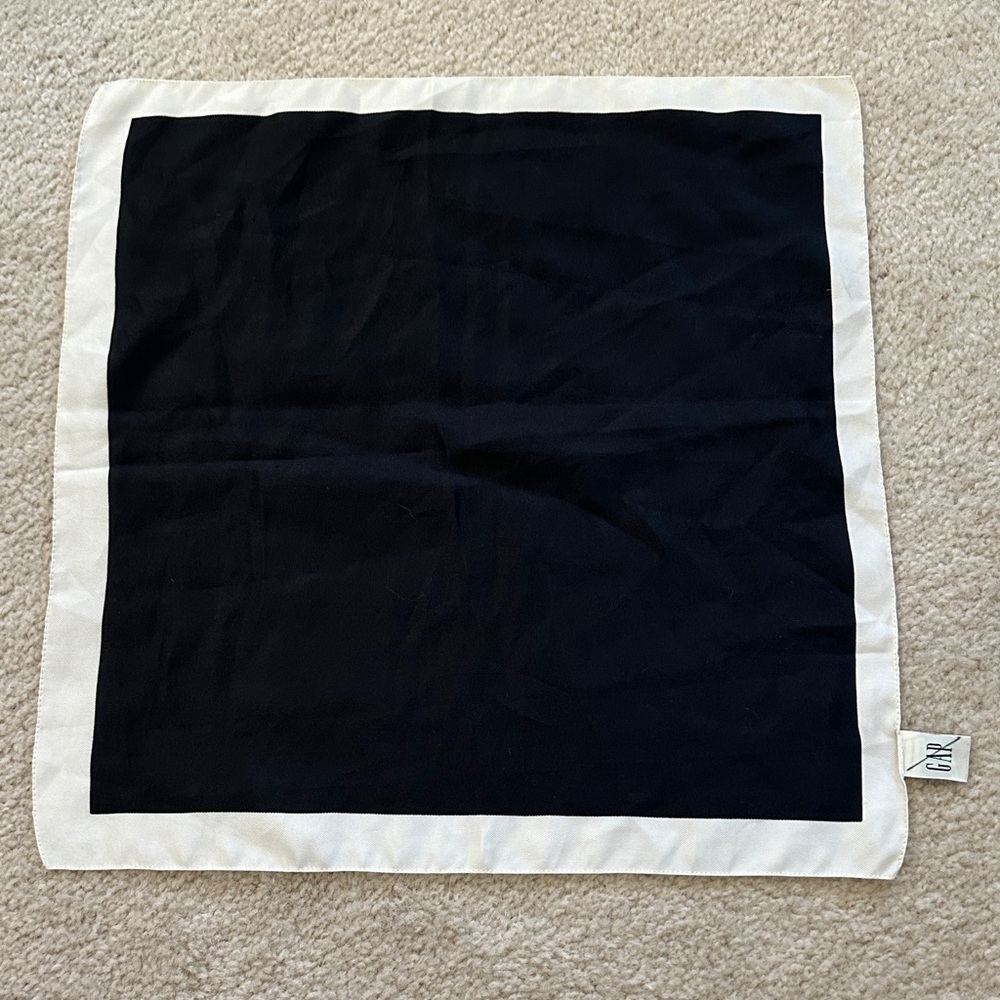 Vintage Gap Black and White Square Scarf